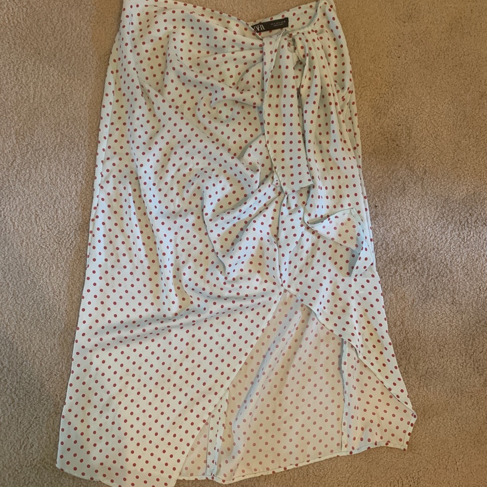 Zara polka dot midi skirt with tie up side🗽💓